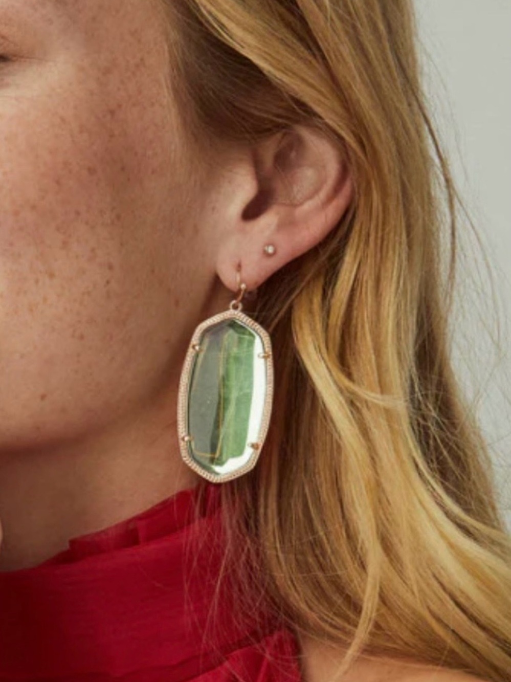 Kendra Scott Danielle Earrings in gold